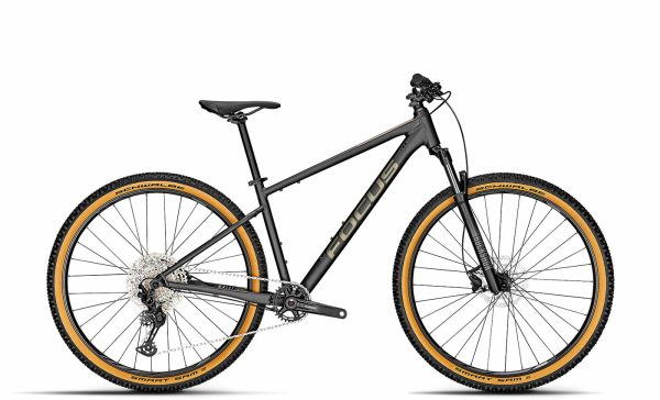 Focus Whistler 3.9 - 27.5/29 Zoll 12K Diamant - diamond black