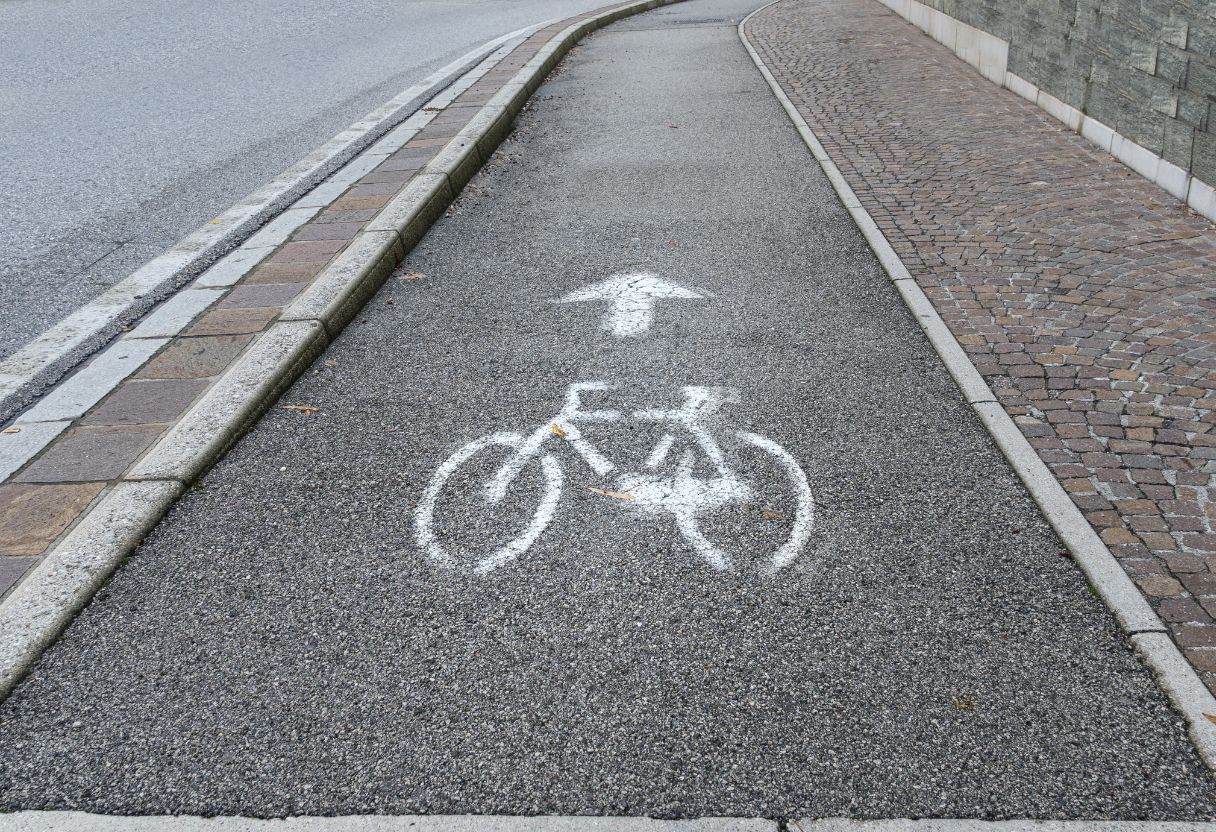 Darf oder muss man auf dem Radweg fahren? Regeln und Ausnahmen